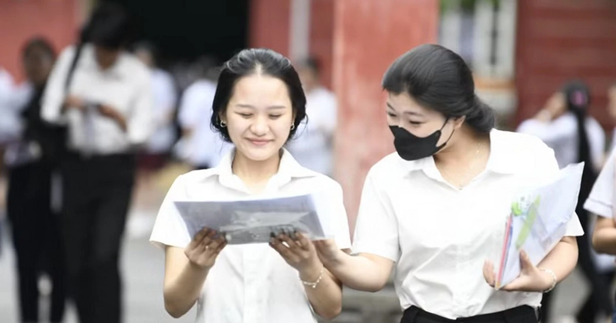 Xem điểm thi tốt nghiệp THPT 2026, nên lưu ý những con số nào để đánh giá điểm của mình?