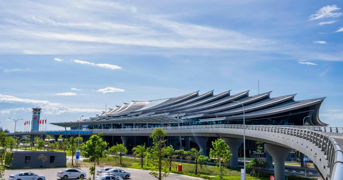 Đi vệ sinh ở sân bay Phú Bài, khách nữ rơi lắc vàng 5 chỉ | Báo điện tử Tiền Phong