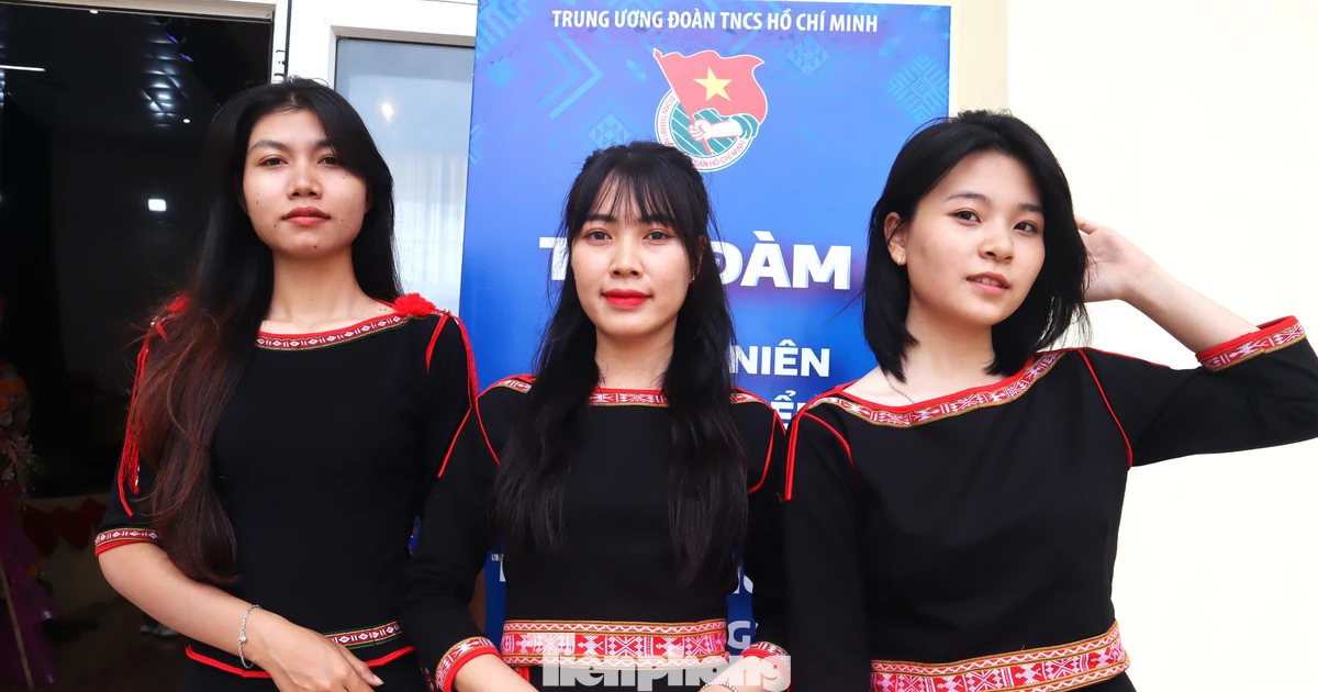 Giới trẻ diện thổ cẩm, giữ bản sắc văn hóa dân tộc