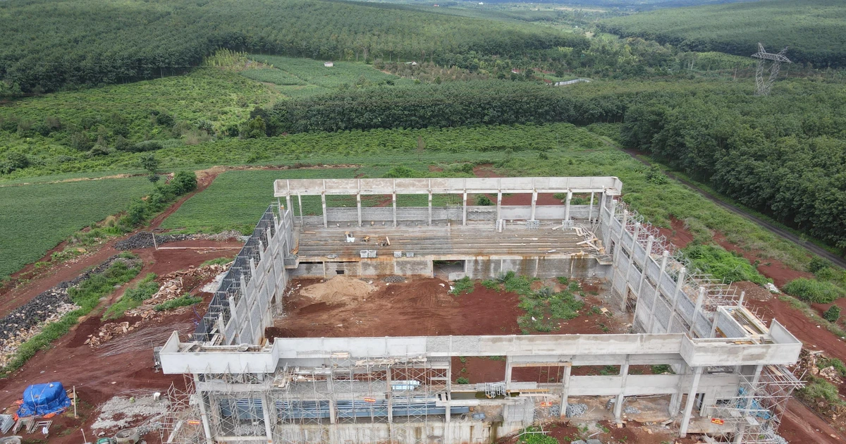 Vụ sập mái Nhà thi đấu hơn 22 tỷ đồng: Công an vào cuộc, Sở Xây dựng chỉ loạt tồn tại