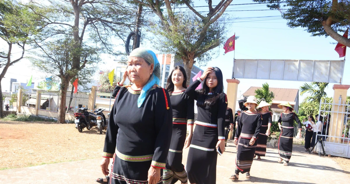 Từng thẻ cử tri, từng niềm tin được gửi gắm