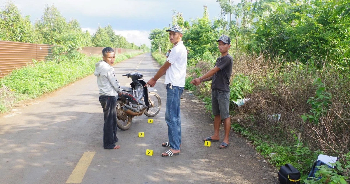 Bắt 3 đối tượng mang dao đi cướp tài sản của nhóm học sinh