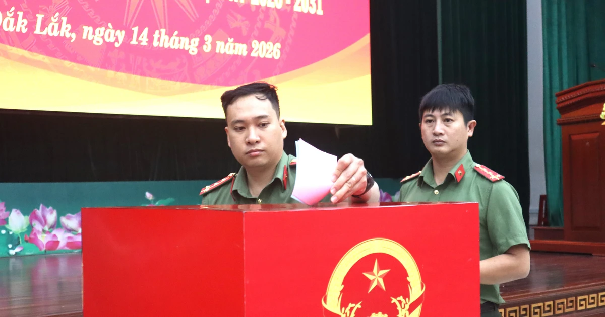 Cử tri Công an Đắk Lắk: Trao niềm tin qua lá phiếu, chọn người tài, đức đại diện cho nhân dân