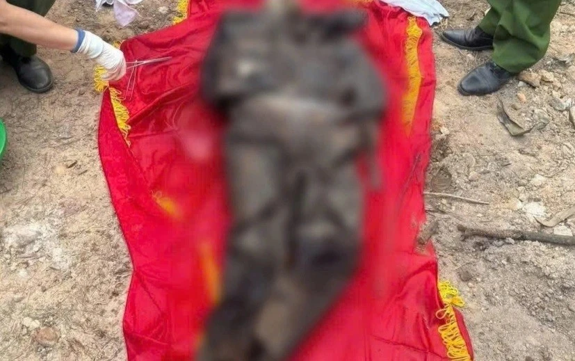 Thi thể nam giới đang bị phân hủy nổi trên hồ nước ở Thanh Hoá