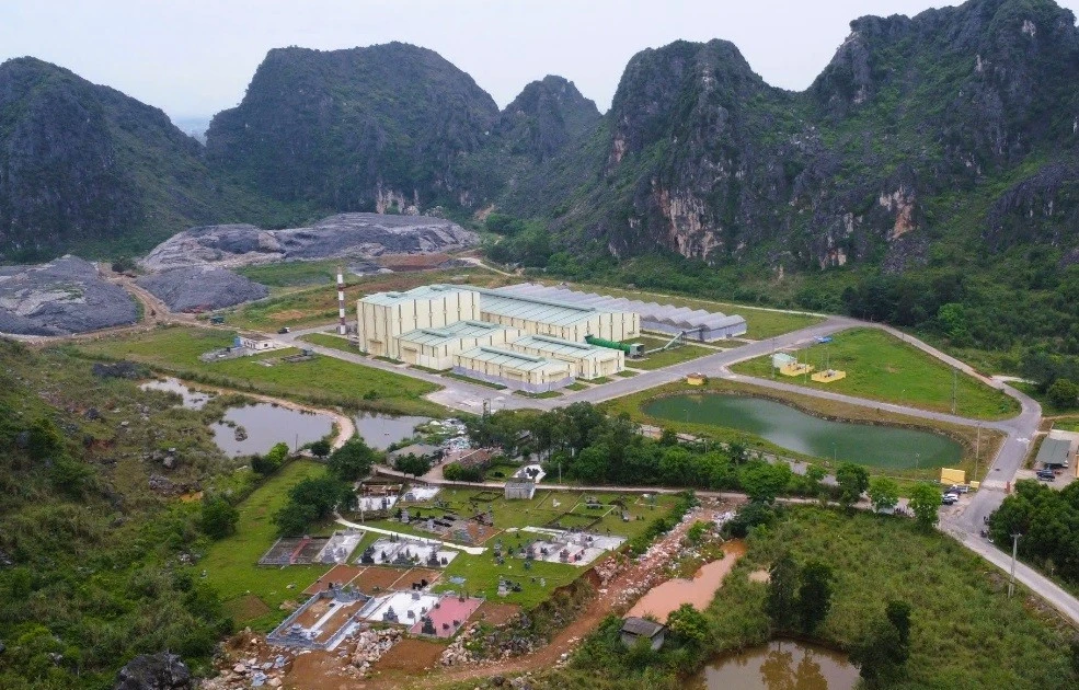 Bãi rác lớn nhất Thanh Hóa bị yêu cầu tạm ngưng tiếp nhận vì quá tải