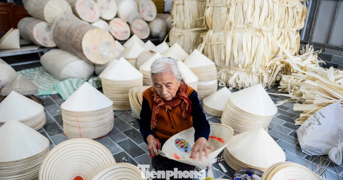 Tận thấy chiếc nón lá Việt lọt top 100 thương hiệu nổi tiếng