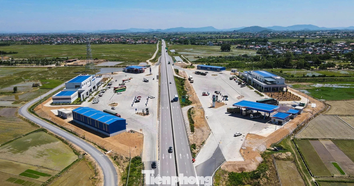 Cận cảnh trạm dừng nghỉ đầu tiên trên cao tốc qua Thanh Hóa