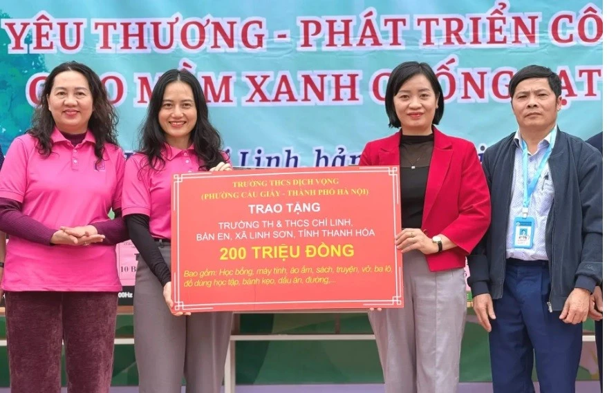 Mang yêu thương và công nghệ số đến với học sinh vùng cao Thanh Hóa