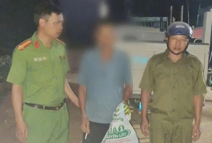 Công an tìm thấy người đàn ông trong rừng sau 3 ngày đi lạc
