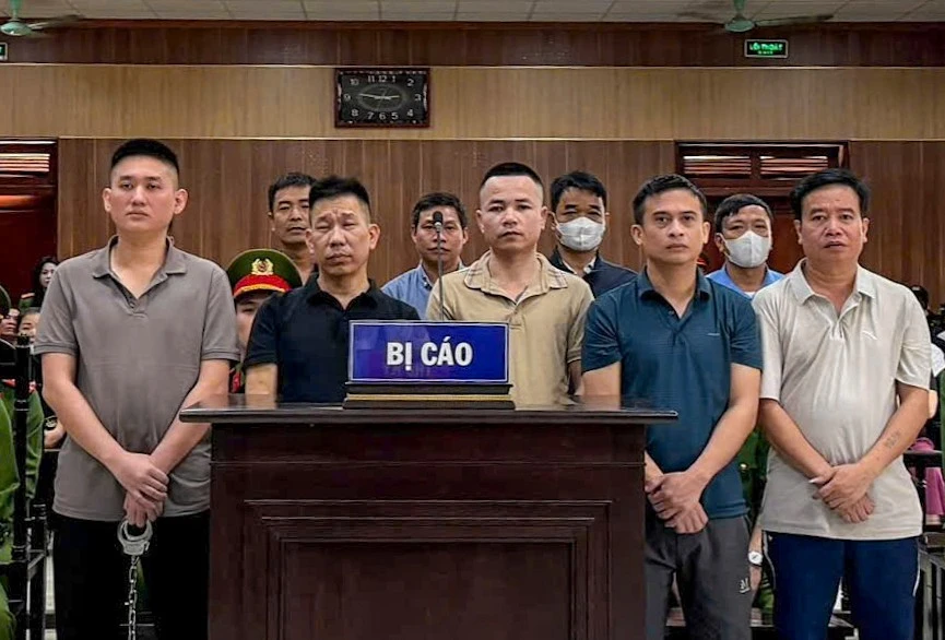 Trùm giang hồ Mạnh ‘gỗ’ lĩnh 10 năm tù trong vụ án hối lộ cán bộ kiểm lâm