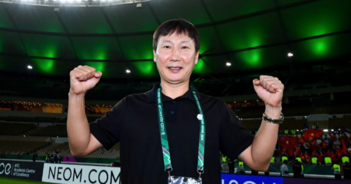 'Từ một đội không thể thua của ông Park, HLV Kim Sang-sik tạo nên một đội có thể thắng'