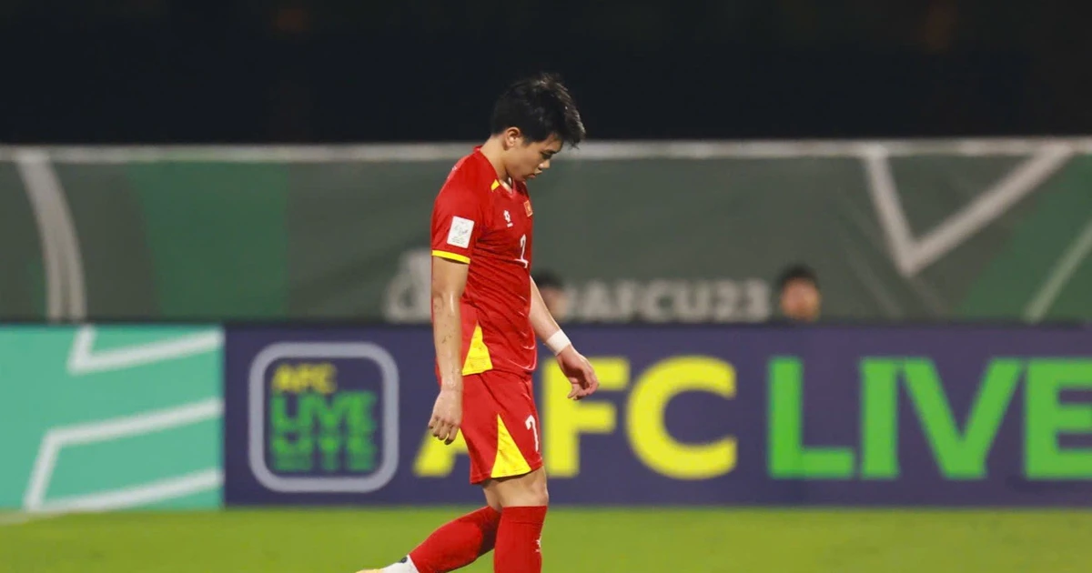 Vì thẻ đỏ, Đình Bắc sẽ lỡ trận Việt Nam gặp Malaysia