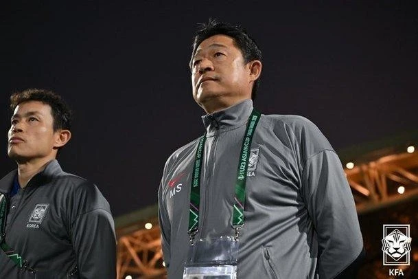 HLV của U23 Hàn Quốc thừa nhận không biết cách giành chiến thắng khi chơi hơn người