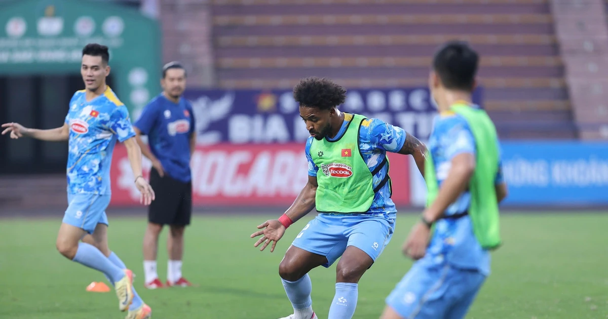 Sốc với giá vé trận Lào gặp đội tuyển Việt Nam: chưa bằng một suất xôi sáng