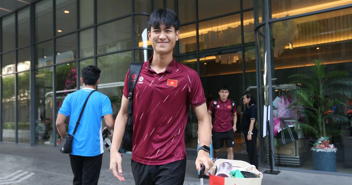 Các cầu thủ U22 Việt Nam rời Thái Lan, chuẩn bị về nước với tấm huy chương Vàng SEA Games