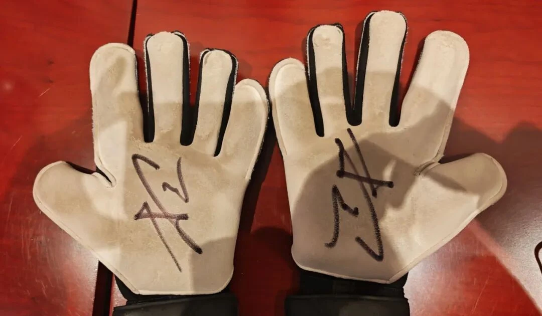 Về nước sau giải đấu lịch sử, các vật dụng của cầu thủ U23 Trung Quốc đi thẳng vào... bảo tàng