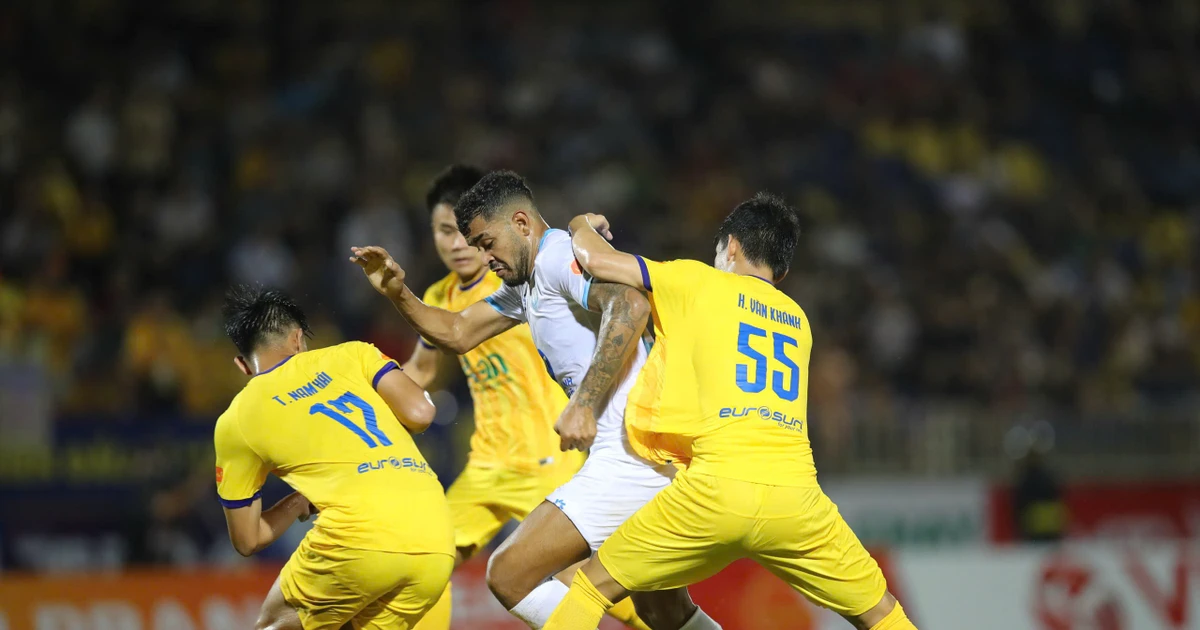 Thép Xanh Nam Định vs PVF-CAND 0-0 (H1): Hiệp 1 bắt đầu