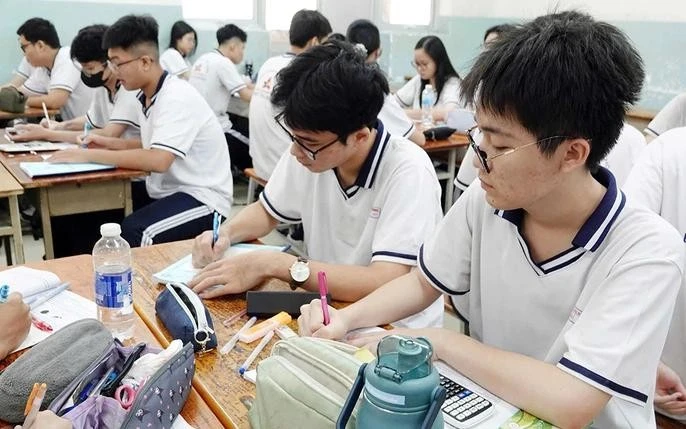Quy định mới về dạy thêm, học thêm từ 15/5: Teen sẽ cần thay đổi cách học ra sao?
