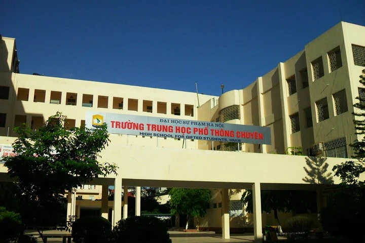 THPT Chuyên ĐH Sư phạm công bố điểm chuẩn lớp 10: Tiếng Anh cao nhất với 22,4 điểm