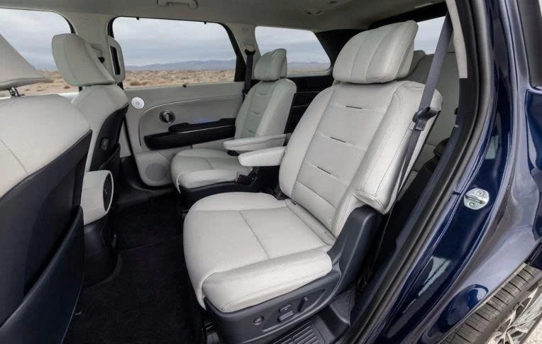 Bi kịch ở Nghệ An: Bố bỏ quên trên ô tô giữa trời nóng, bé gái 2 tuổi ra đi mãi mãi