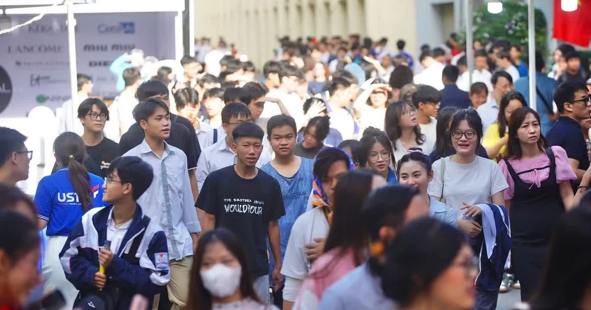 Nhiều trường Đại học tham gia Ngày hội tuyển sinh khối các ngành KH&CN lần 2