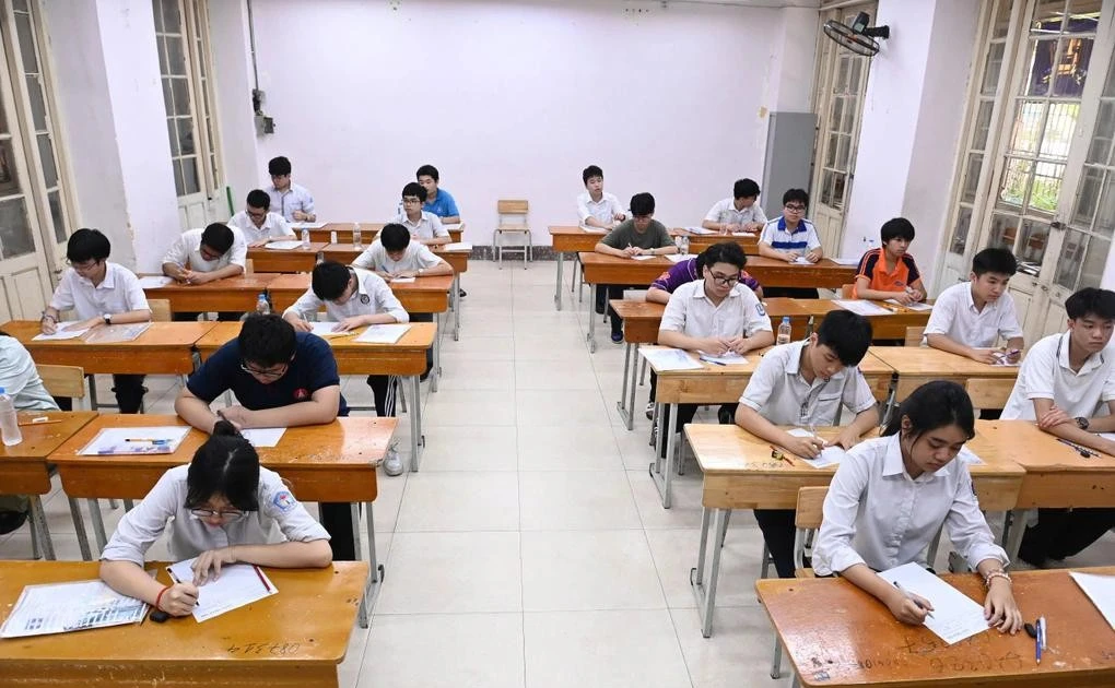 Hà Nội: Học sinh và phụ huynh mong môn thi thứ 3 vào lớp 10 sớm được công bố