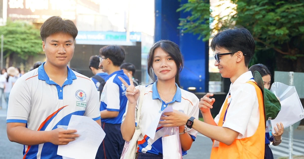 Đề thi Đánh giá năng lực của ĐH Quốc gia TP.HCM khiến thí sinh “căng não” đến phút cuối