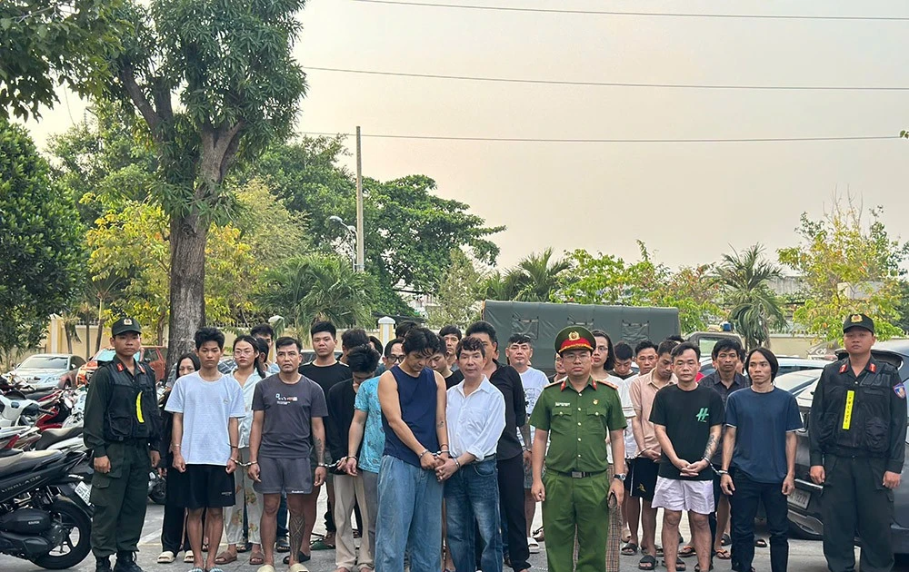 Ca sĩ Long Nhật thừa nhận nghiện ma túy đá, muốn từ bỏ nhưng “không dứt ra được”