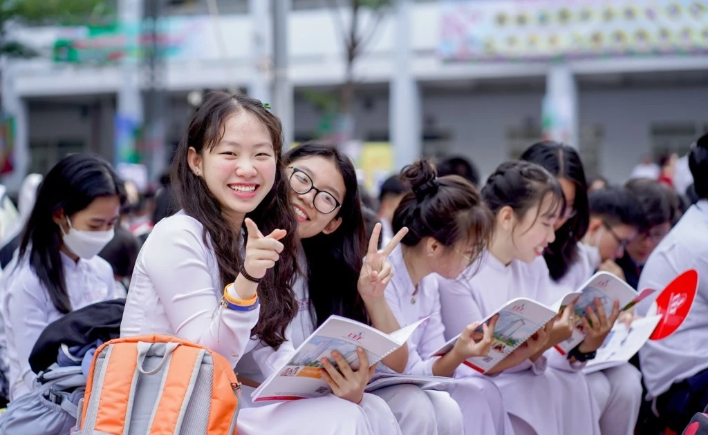 Đề khảo sát Ngữ văn lớp 12 của Hà Nội: Câu hỏi mở tăng nhưng văn bản khá dài