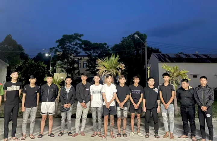 Làm rõ nhóm đối tượng cầm kiếm truy sát cặp vợ chồng trẻ