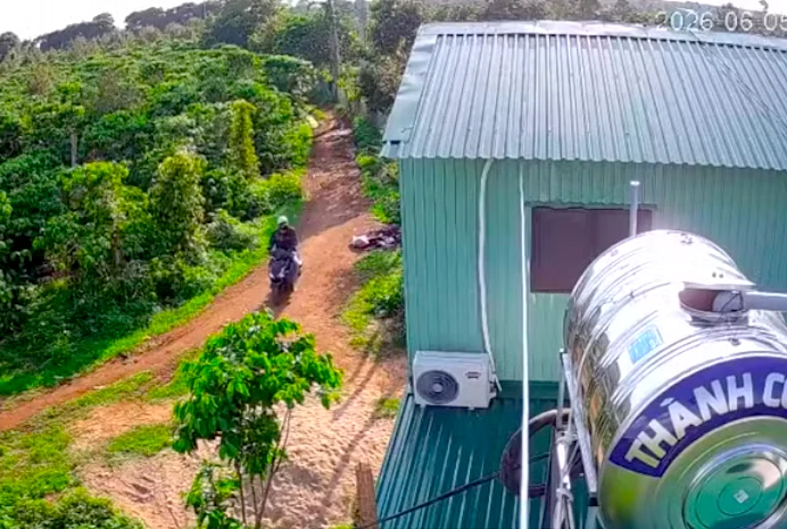Lắp camera quanh nhà để cảnh giới, bán ma tuý