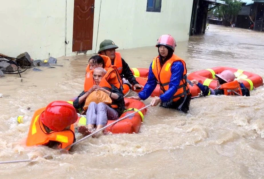 Mưa lũ ở Gia Lai, 3 người tử vong, yêu cầu thủy điện dừng xả nước