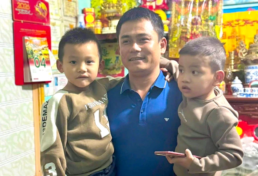 Đại úy công an ở Gia Lai cứu hai cháu bé thoát chết trong gang tấc