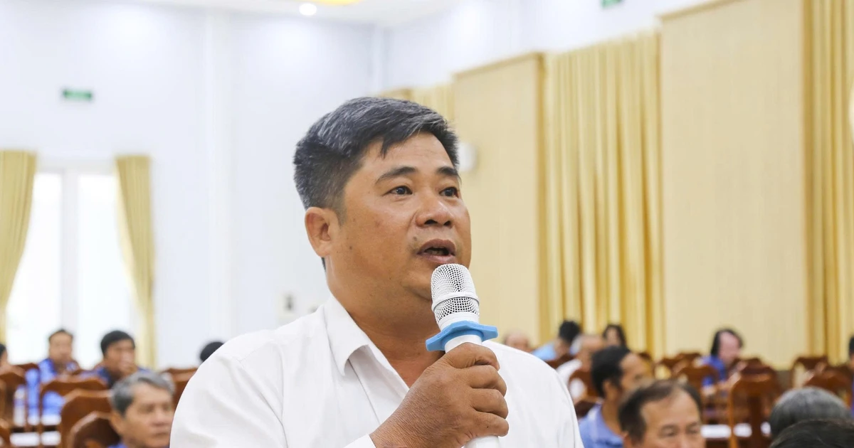 Giá xăng dầu leo thang 'làm nóng' hội nghị tiếp xúc cử tri ở miền núi