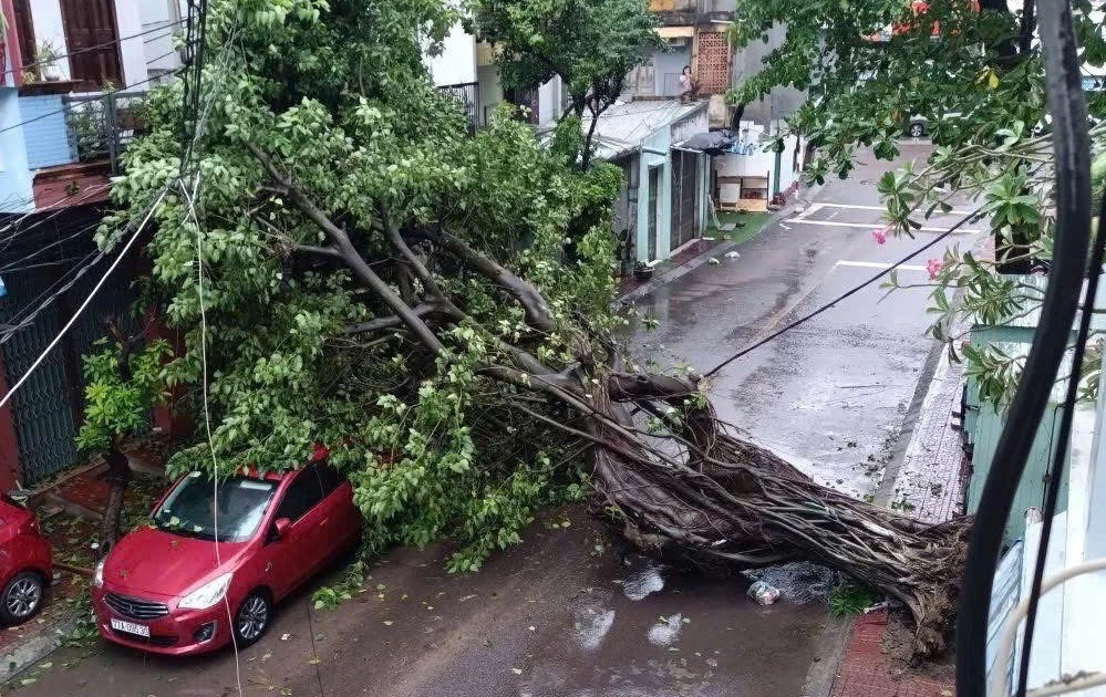 Gia Lai đóng đèo An Khê vì bão số 13