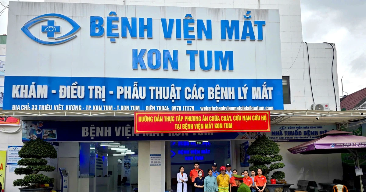 Bệnh viện Mắt Kon Tum diễn tập chữa cháy, cứu bệnh nhân