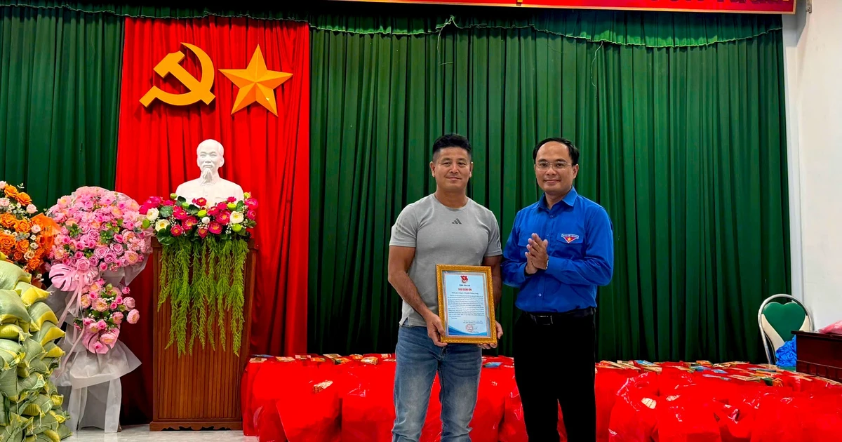 Một nhà hảo tâm ở Pleiku ủng hộ đồng bào vùng lũ gần 400 triệu đồng qua báo Tiền Phong