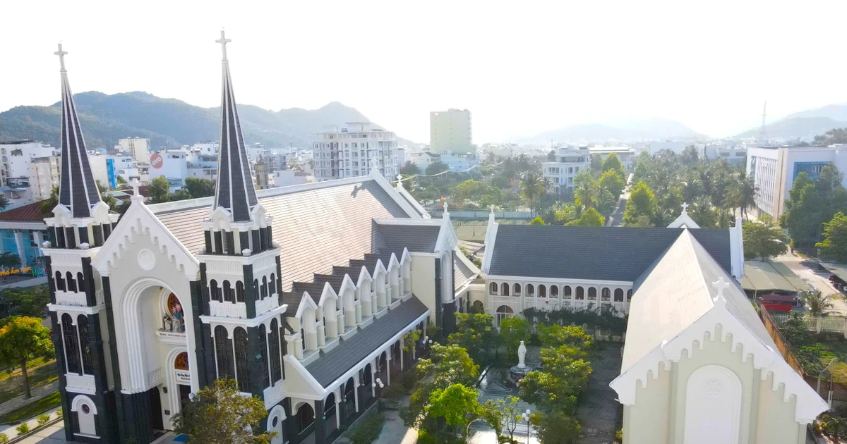 Chiêm ngưỡng nhà thờ tuyệt đẹp ở Nha Trang