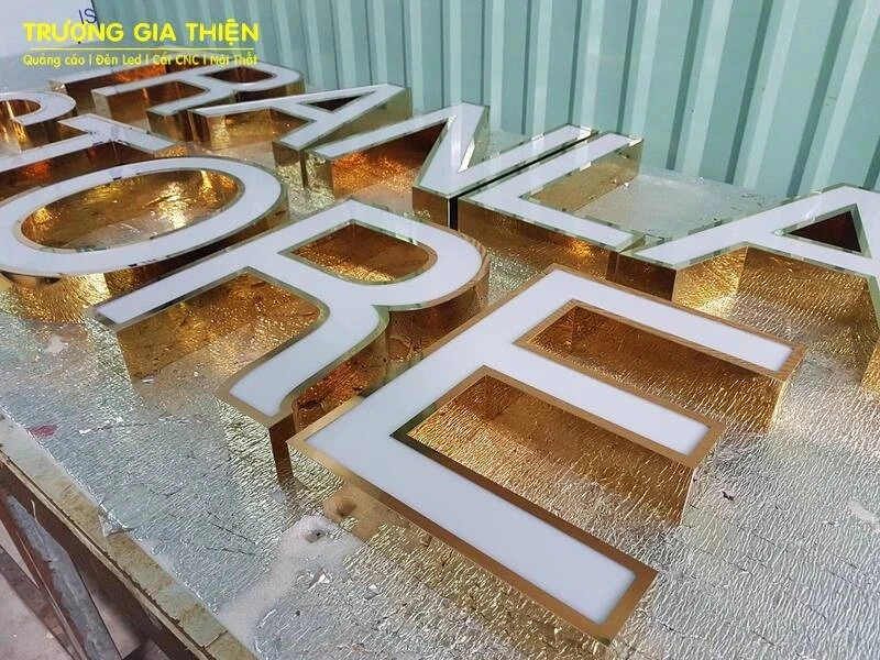 Khám phá quy trình gia công chữ nổi inox hiện đại tại Trương Gia Thiện
