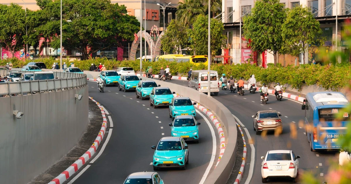 Xanh SM Củng Cố 'Bá Chủ' Thị Trường Taxi Việt: Thị Phần Vượt Trội Grab Đến 44,68%
