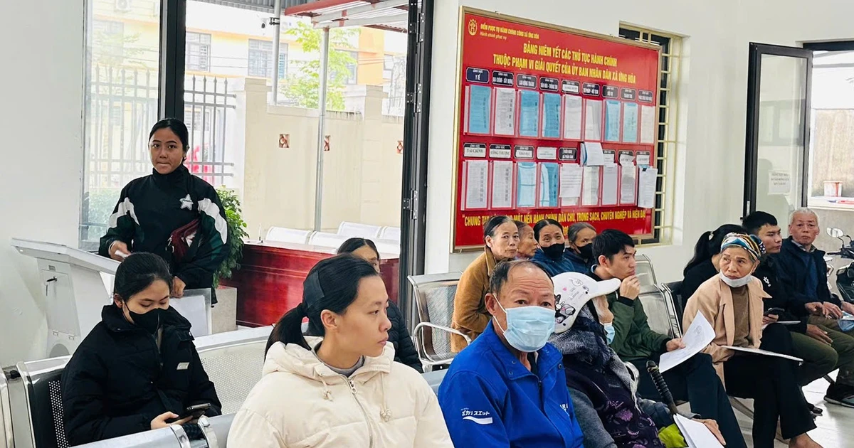 Cấp Giấy chứng nhận tại xã Ứng Hòa: Chính quyền phục vụ, sát dân