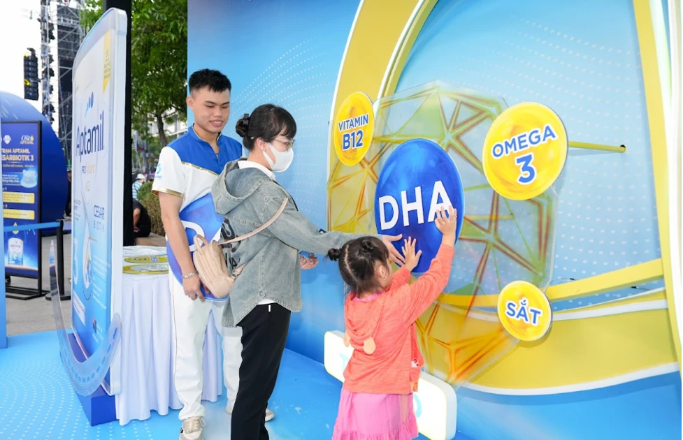 Sự kiện 'Vũ trụ dưỡng chất One Aptamil' do Danone và Aptamil lần đầu tổ chức tại Việt Nam
