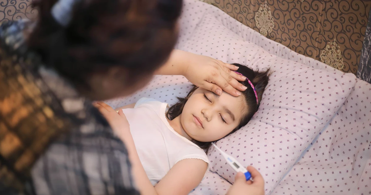 Đang khỏe mạnh bỗng nguy kịch sau 24 giờ vì sốt cao, có phải “sốt nhiễm khuẩn”?