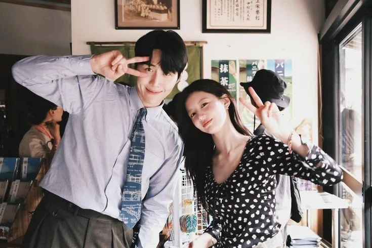 Kim Seon Ho - Go Youn Jung "dặm thính" sau nửa năm, fan "Papago couple" loạn nhịp