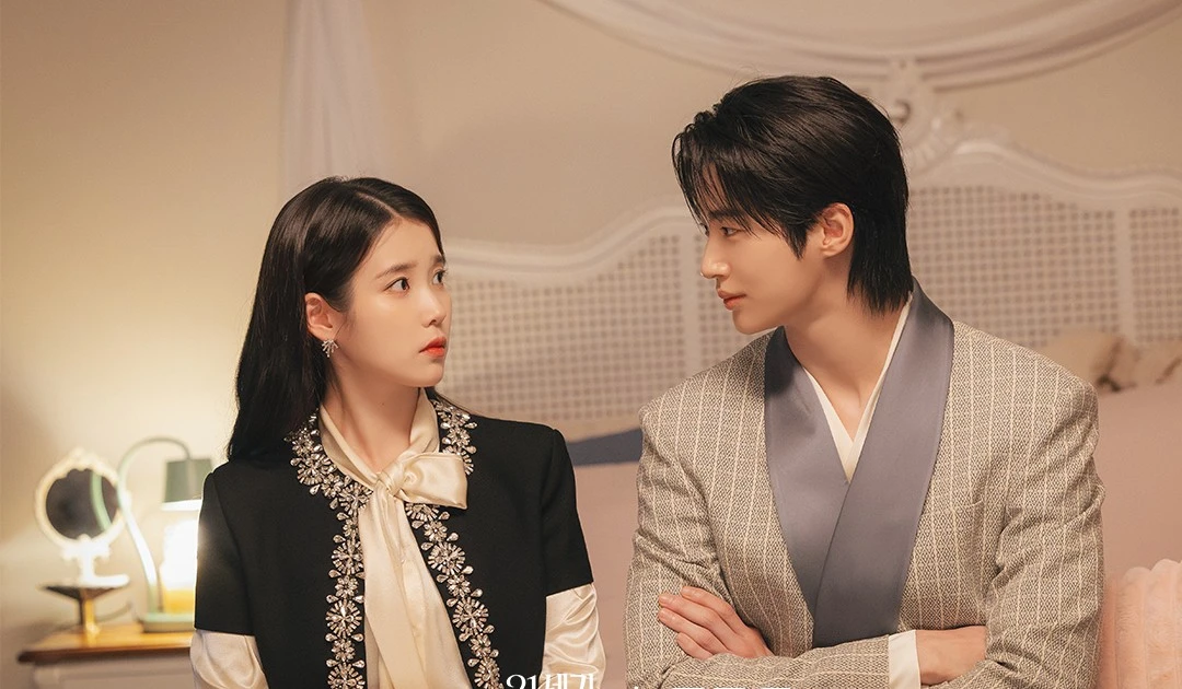 "Nhặt sạn" ở Perfect Crown: IU cứu Đại quân vô lý, Byeon Woo Seok "ăn tát" dư thừa