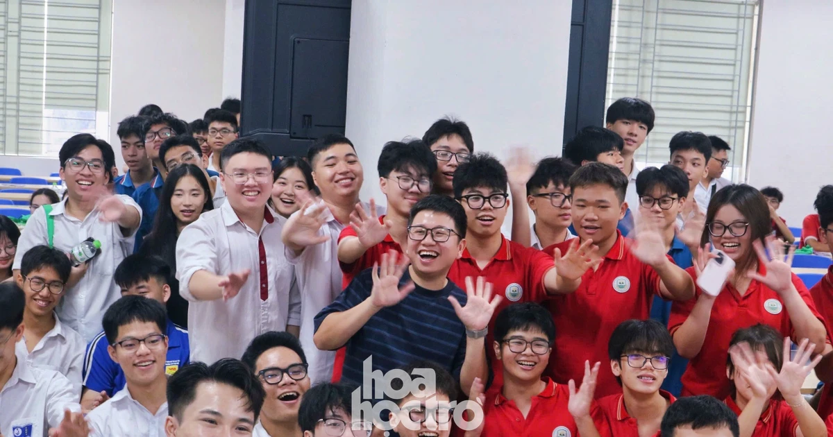 "Anh sếp Schannel" Huy NL định hướng nghề sáng tạo nội dung, không màu hồng, đầy áp lực