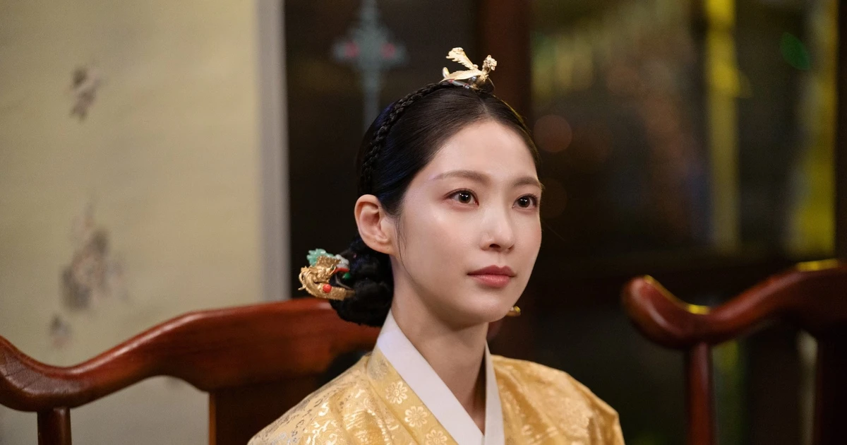 Nữ phụ Perfect Crown trở thành nhân tố sáng nhất, vừa diễn hay vừa đẹp quyền quý