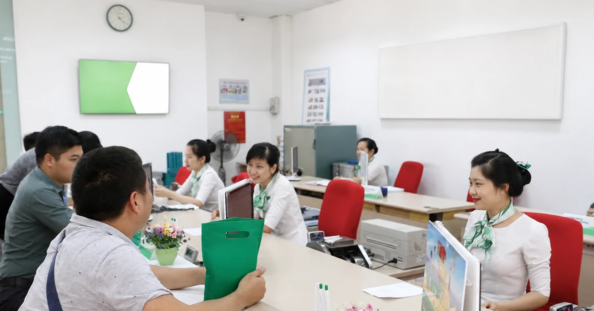 Hé lộ về lương ngân hàng