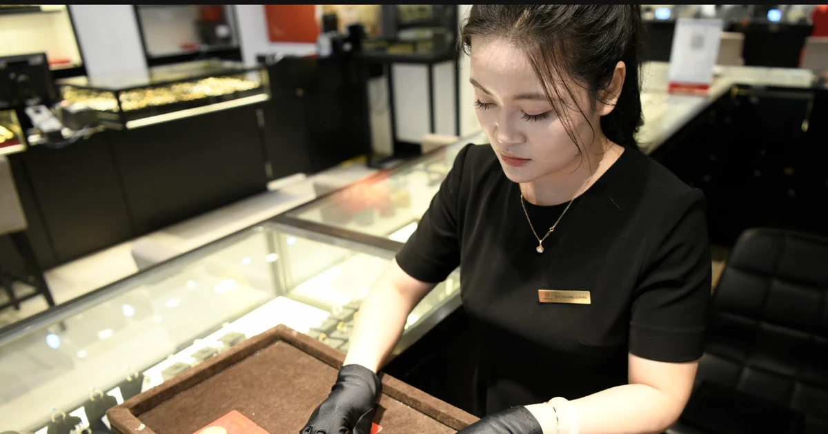 Giá vàng Việt Nam cao hơn thế giới bao nhiêu?