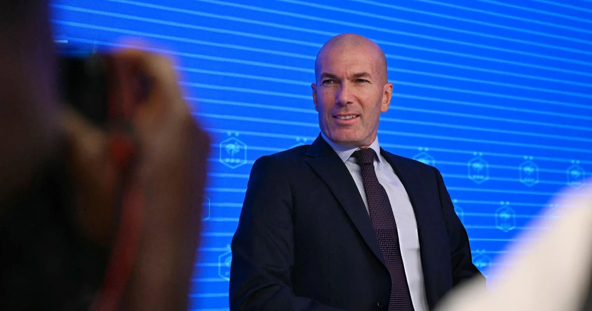 Zinedine Zidane nhận lương cao cỡ nào khi dẫn dắt tuyển Pháp?